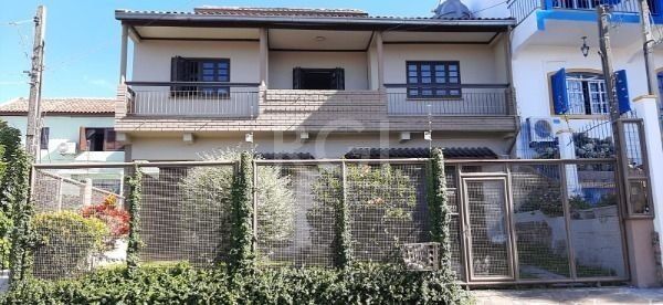 Sobrado para Venda - 246.69m², 3 dormitórios, sendo 1 suites, 2 vagas - Vila Nov