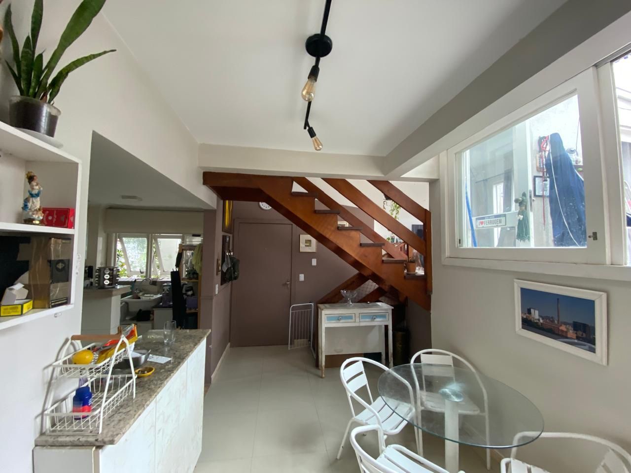 Triplex 4 dormitórios no bairro Pedra Redonda