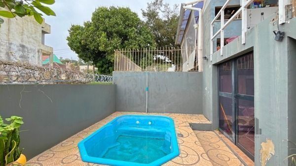 Casa Condominio em Porto Alegre, no bairro Campo Novo, com 3 dormitório(s), e 3 