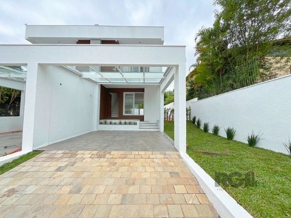 Casa em Porto Alegre, no bairro Vila Conceição, com 3 dormitório(s), à venda.