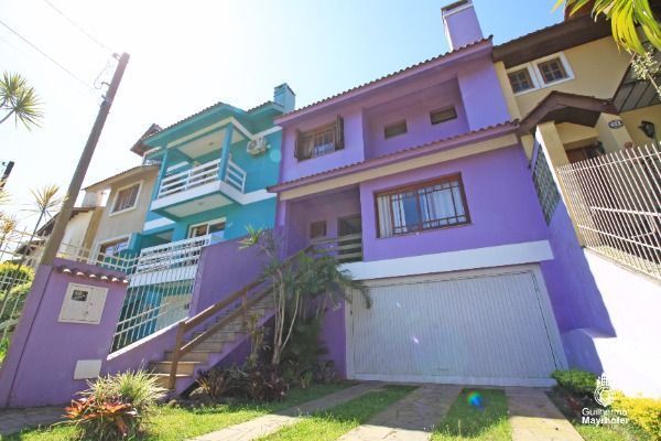 Casa para Venda - 205m², 3 dormitórios, sendo 1 suites, 2 vagas - Altos Do Ipê