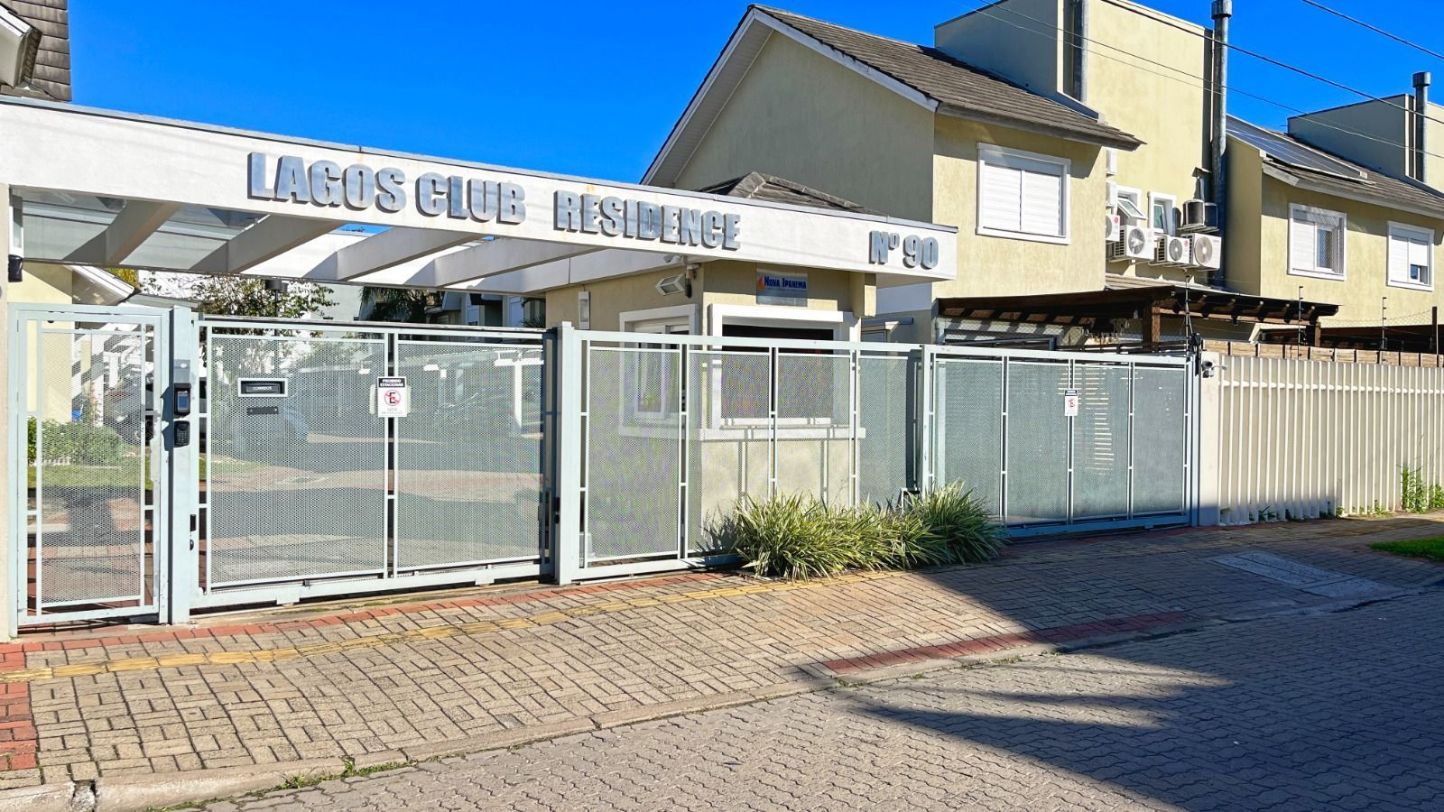 Casa de Condomínio 3 dormitórios no bairro Hípica