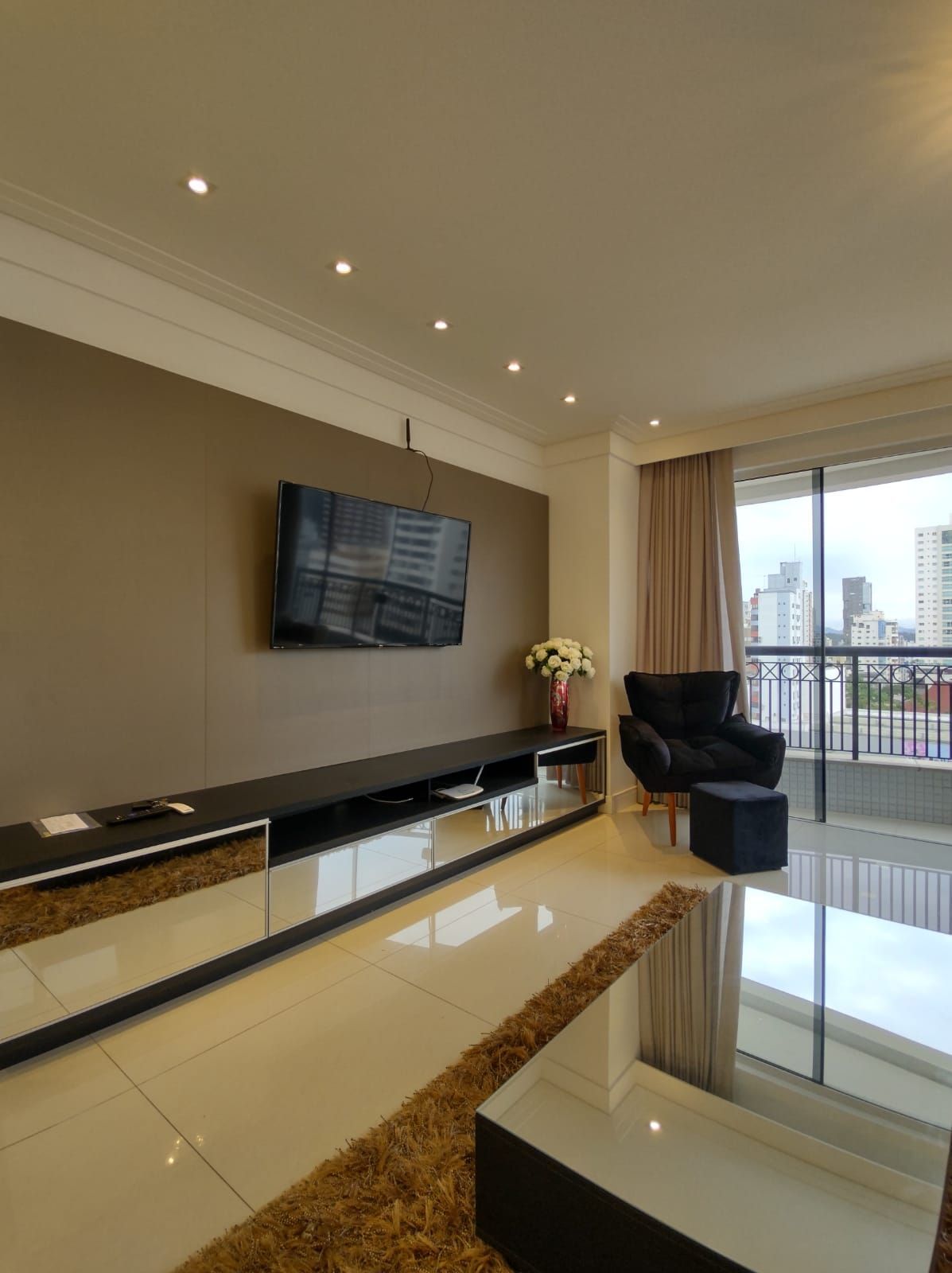 Apartamento com três suítes no Centro, foto 3 de 10