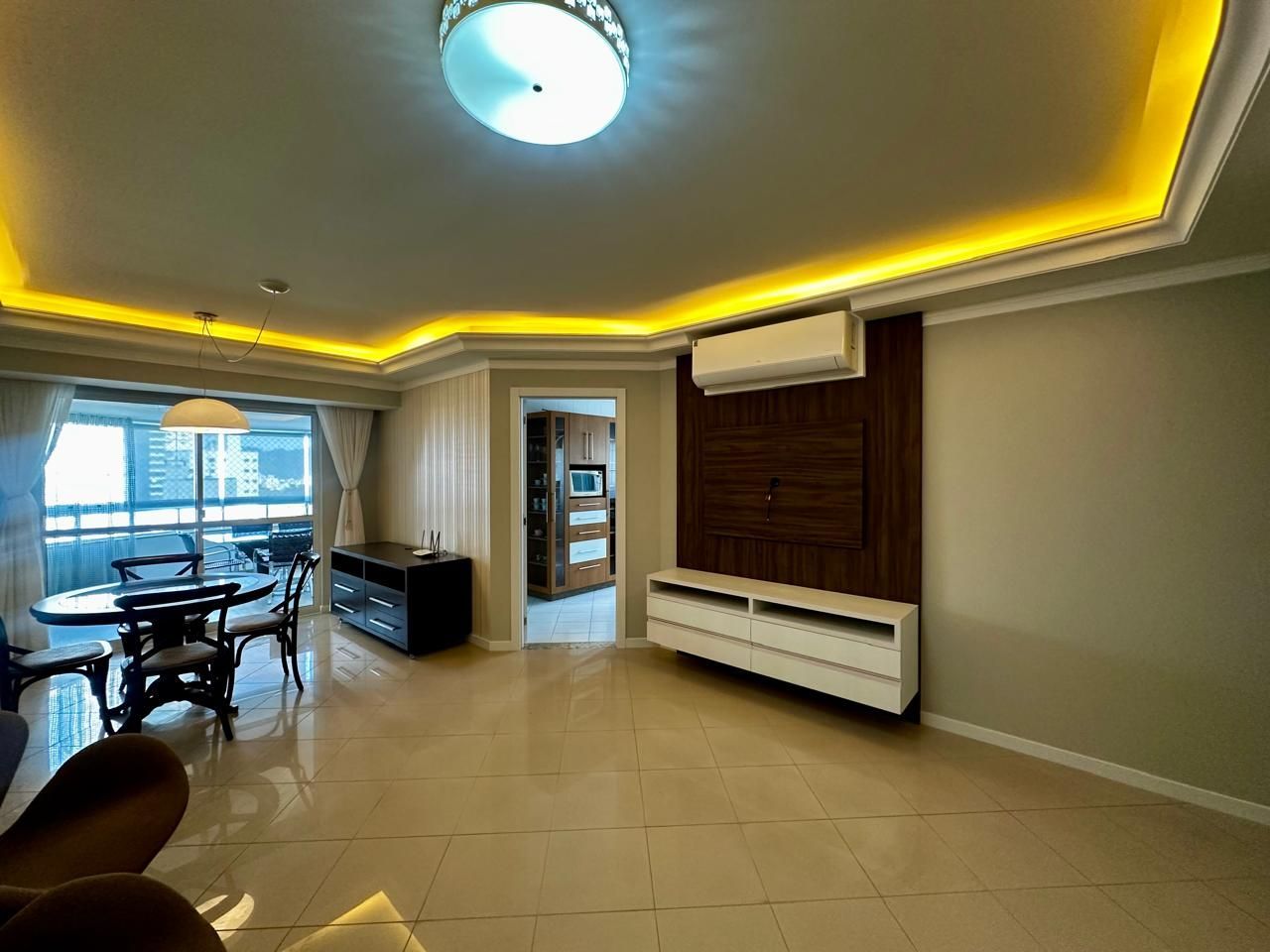 Apartamento amplo a poucos metros da praia, foto 4 de 17