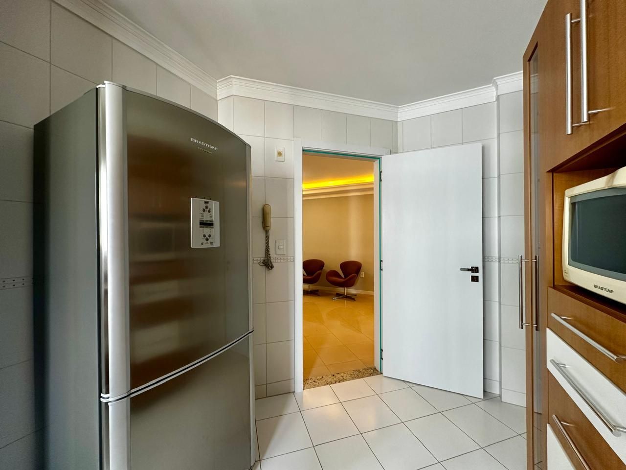 Apartamento amplo a poucos metros da praia, foto 3 de 17
