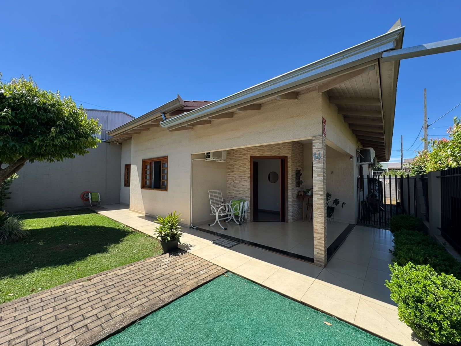 CASA AMPLA À VENDA | JARDIM FLORESTA