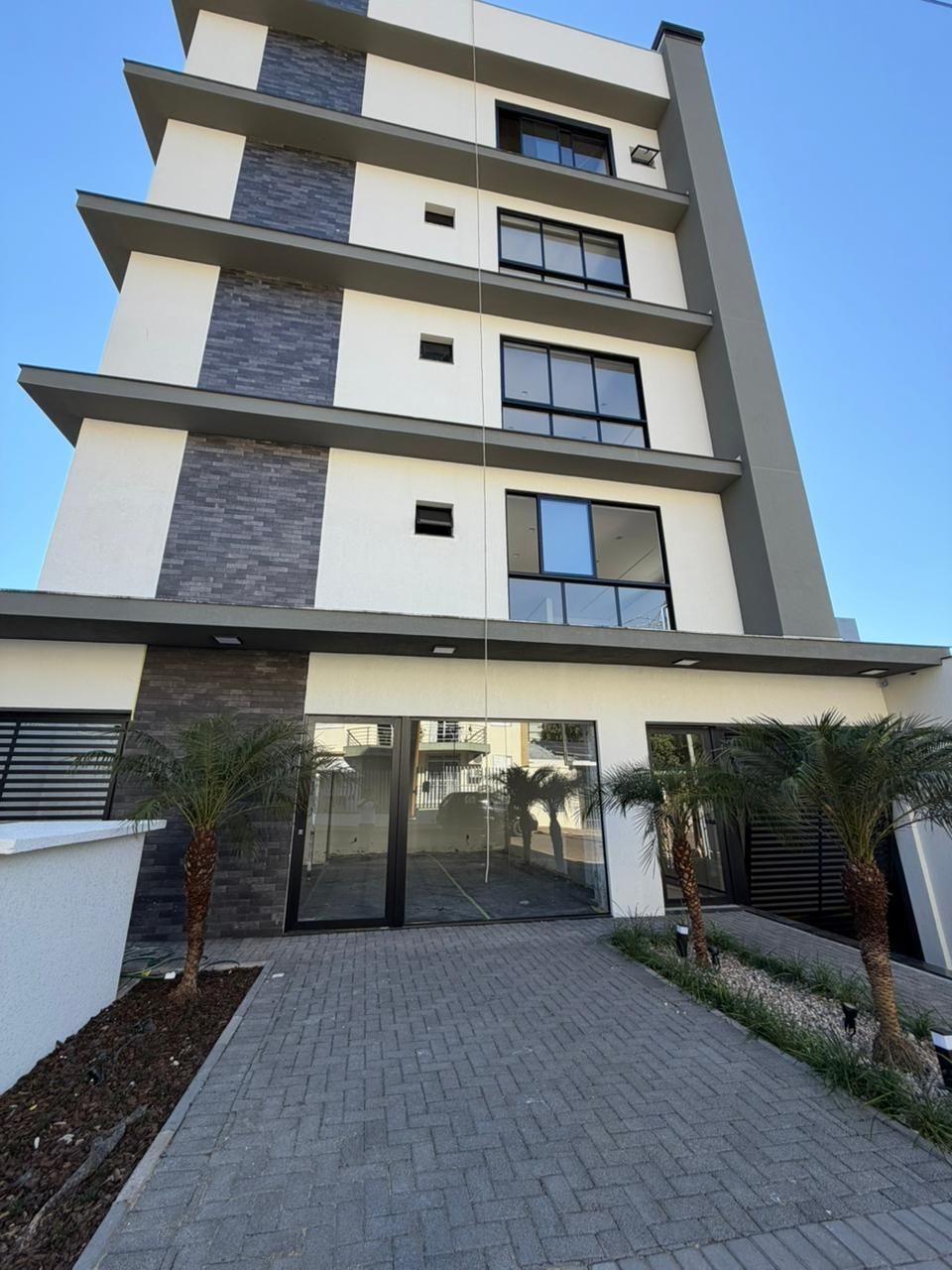 APARTAMENTO À VENDA NO EDIFICIO CELLA