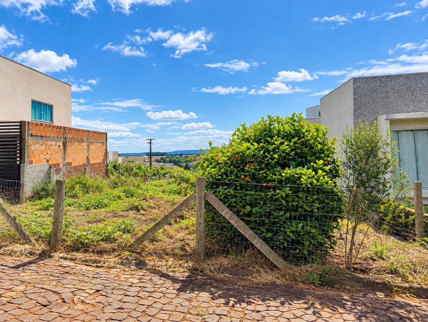 TERRENO À VENDA NO ÁGUA BRANCA