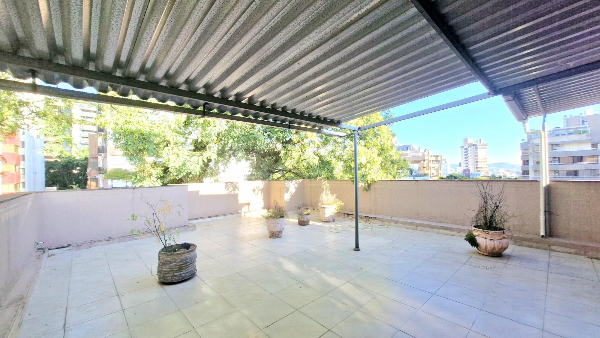 Cobertura à venda com 3 quartos, 225m², 1 suíte, 2 vagas, Avenida Lageado no bairro Petrópolis em Porto Alegre