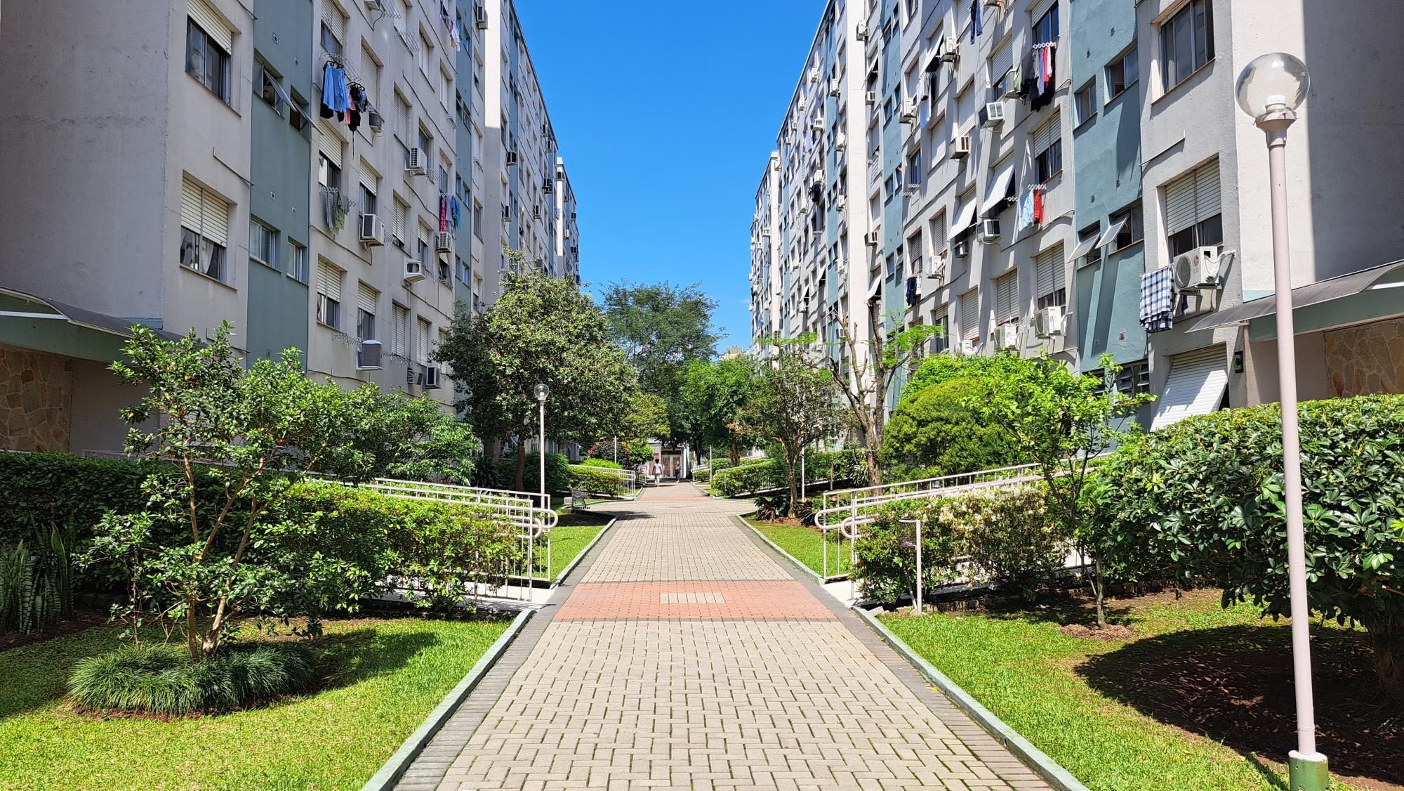 Apartamento 2 dormitórios com vaga no bairro Sarandi