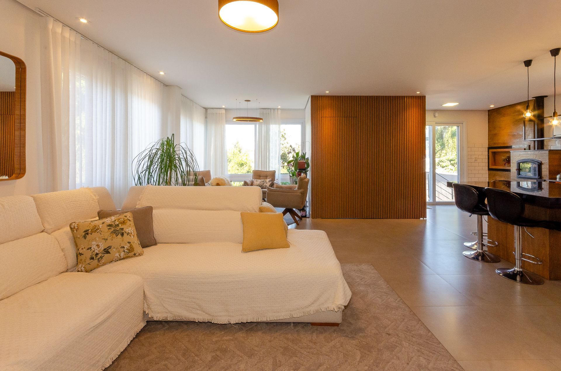 Casa no Condomínio Cantegril IV | 4 Suítes | Ponto Mais Alto do Condomínio