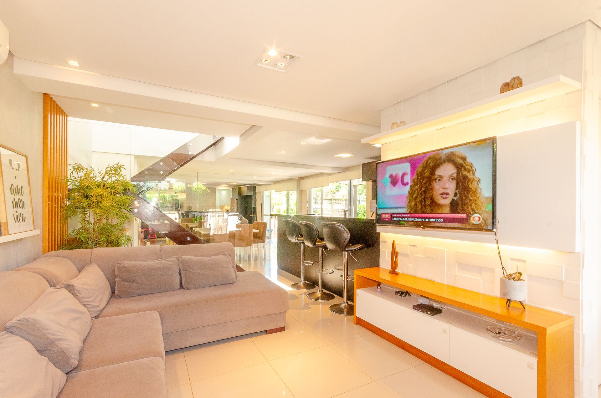 Casa de Condomínio em Porto Alegre, RS - Casa com 3 Suítes Plenas