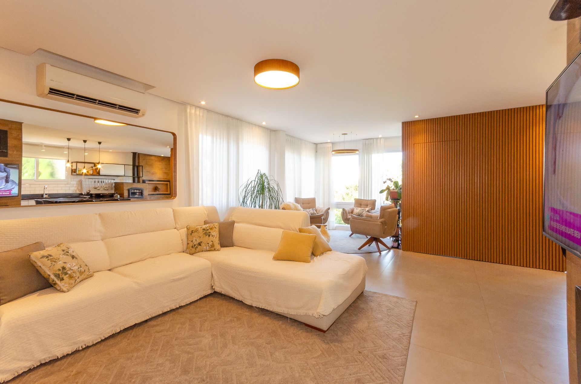 Casa no Condomínio Cantegril IV | 4 Suítes | Ponto Mais Alto do Condomínio