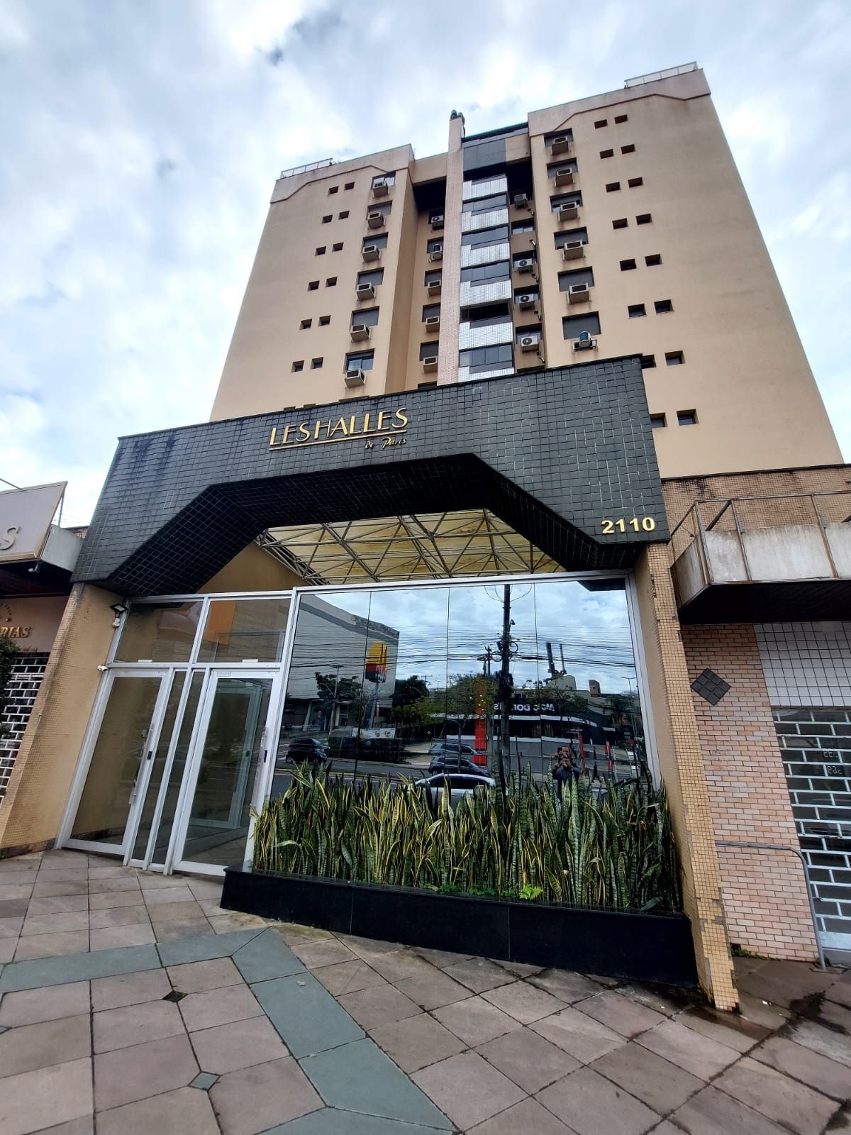 Edifício Les Halles de Paris Apartamento 2 dormitórios no bairro Três Figueiras