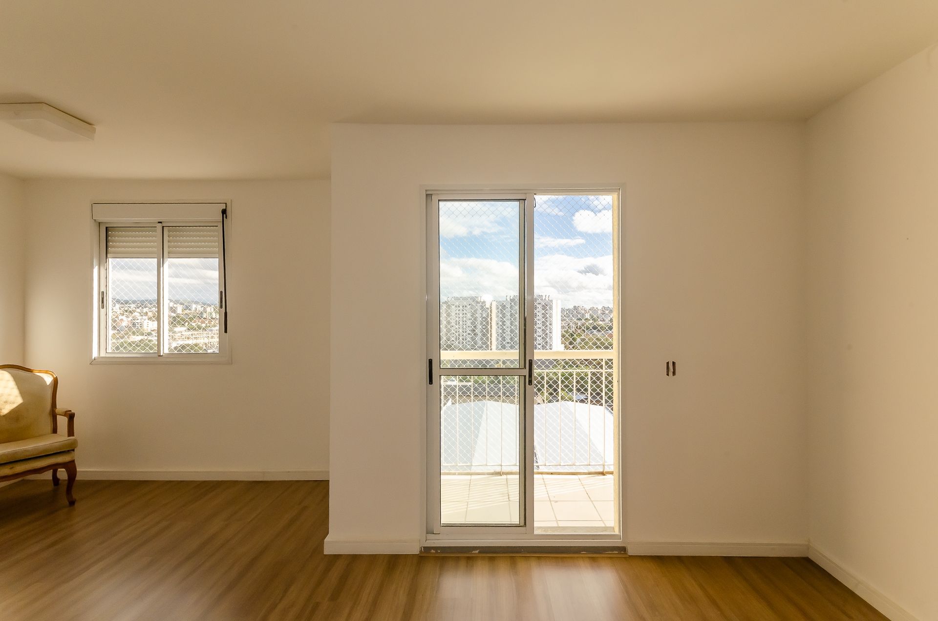 Apartamento à venda com 3 quartos, 61m² - Foto 3