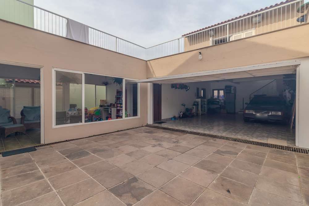 Casa à venda com 3 quartos, 378m² - Foto 16