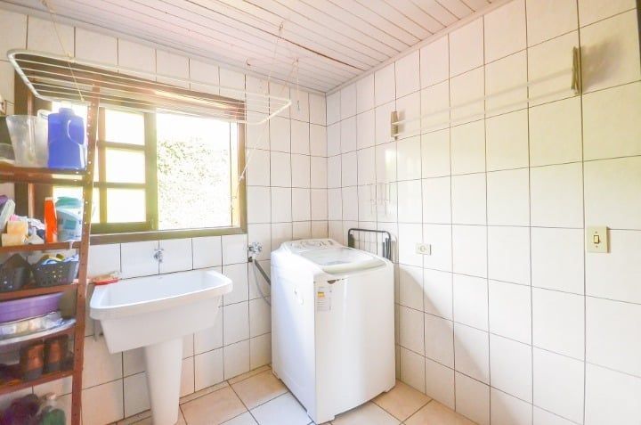 Casa à venda com 3 quartos, 253m² - Foto 4