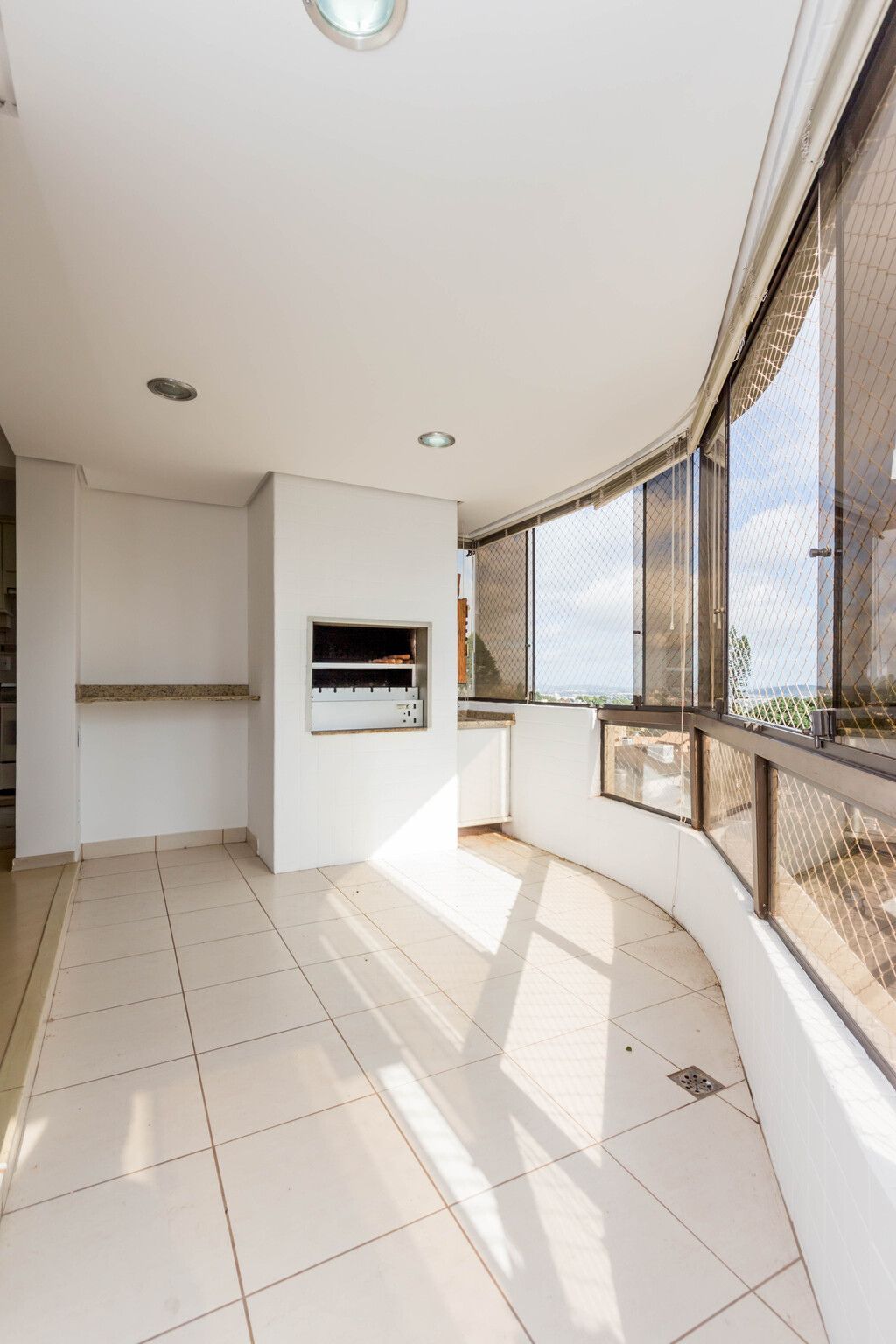 Apartamento à venda com 3 quartos, 123m² - Foto 5