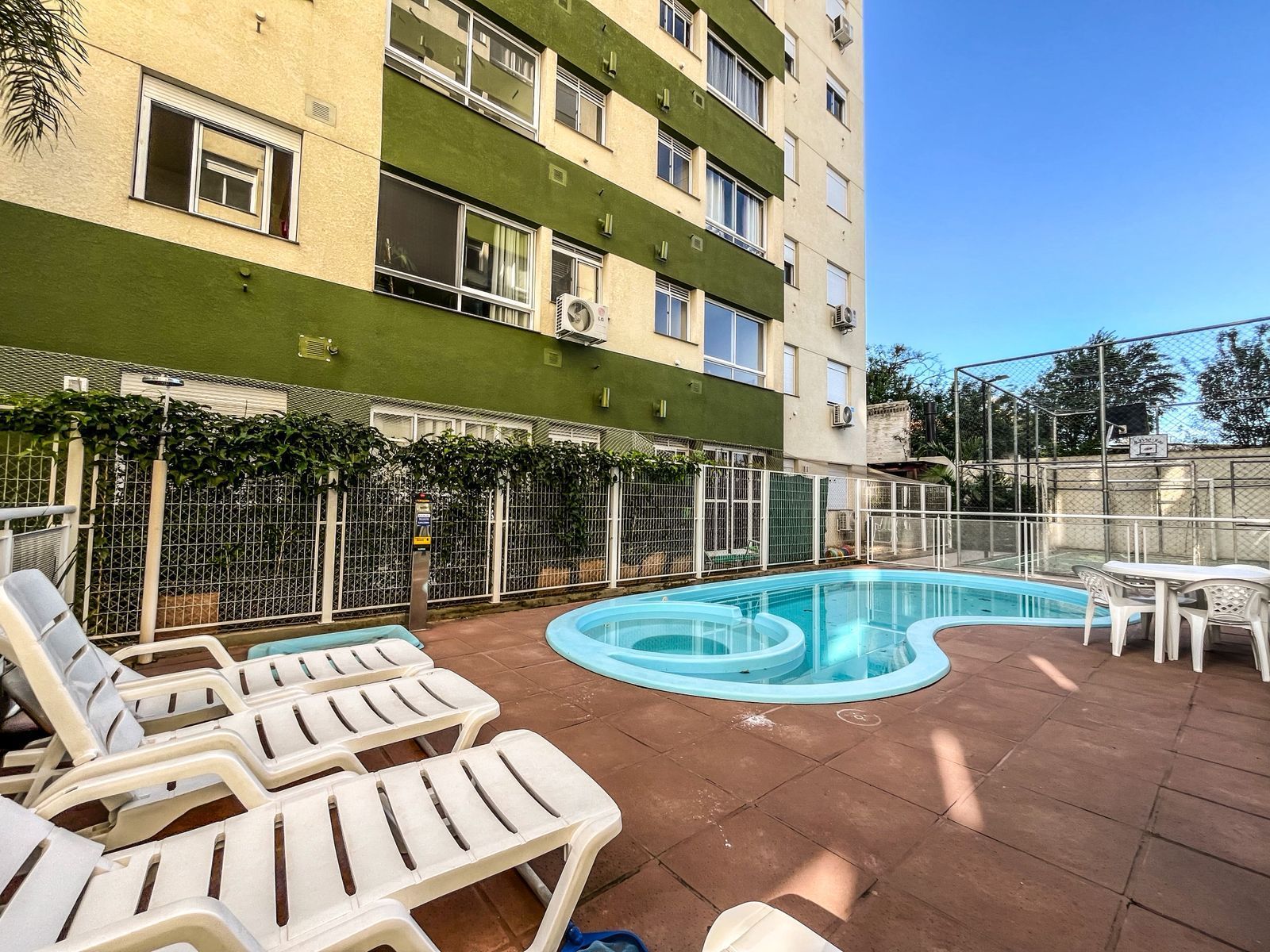 Apartamento à venda com 2 quartos, 65m² - Foto 18