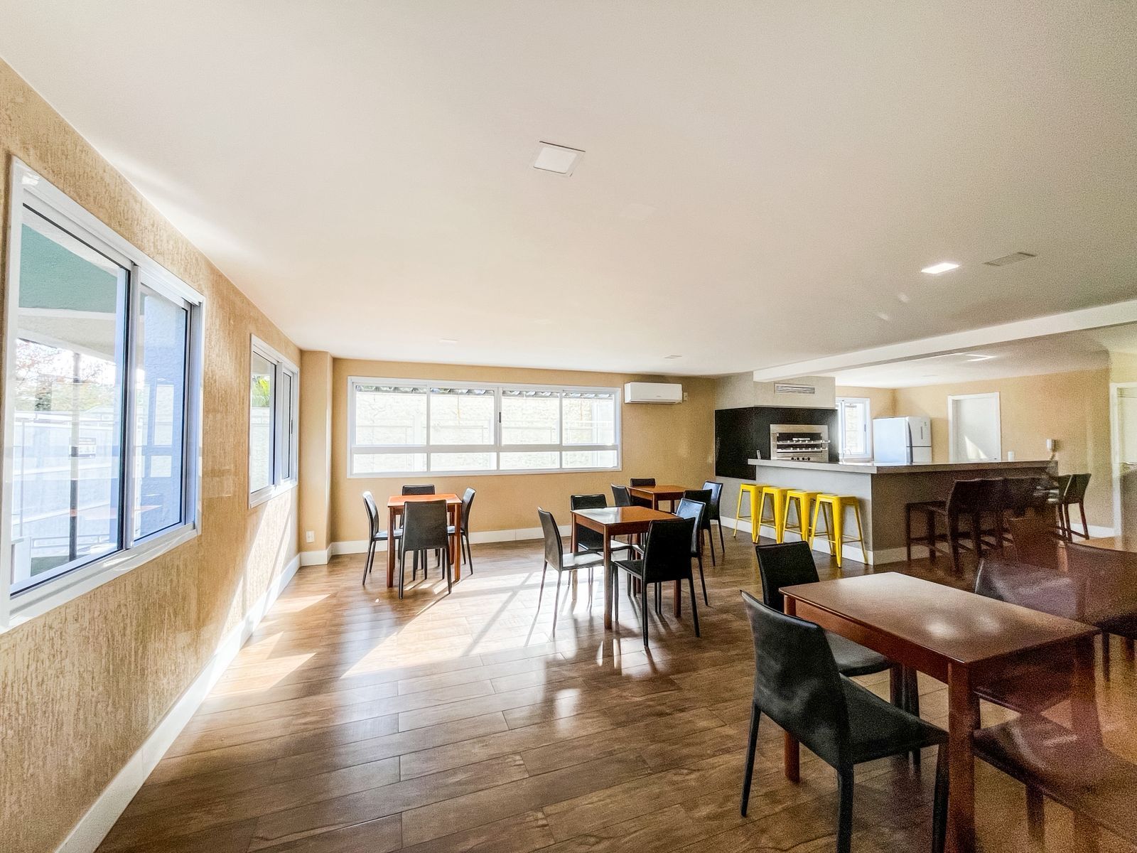 Apartamento à venda com 2 quartos, 65m² - Foto 14