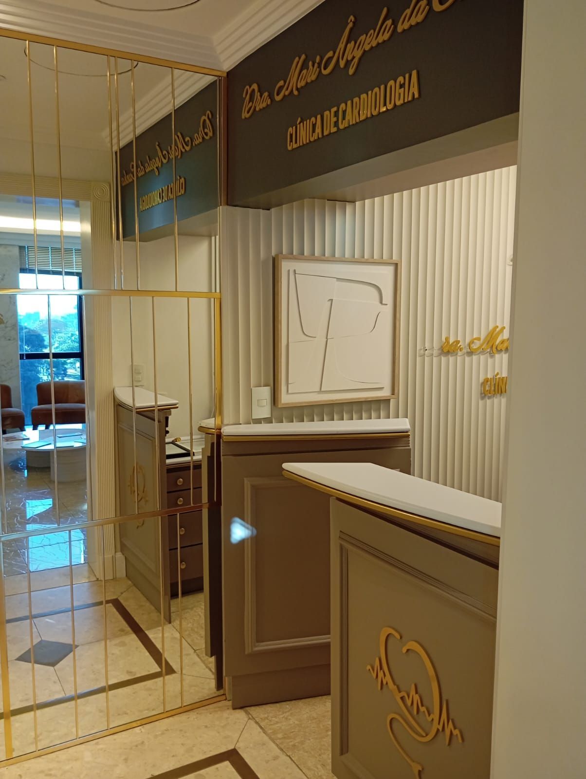 CLÍNICA DECORADA COM VISTA PARA O GUAÍBA