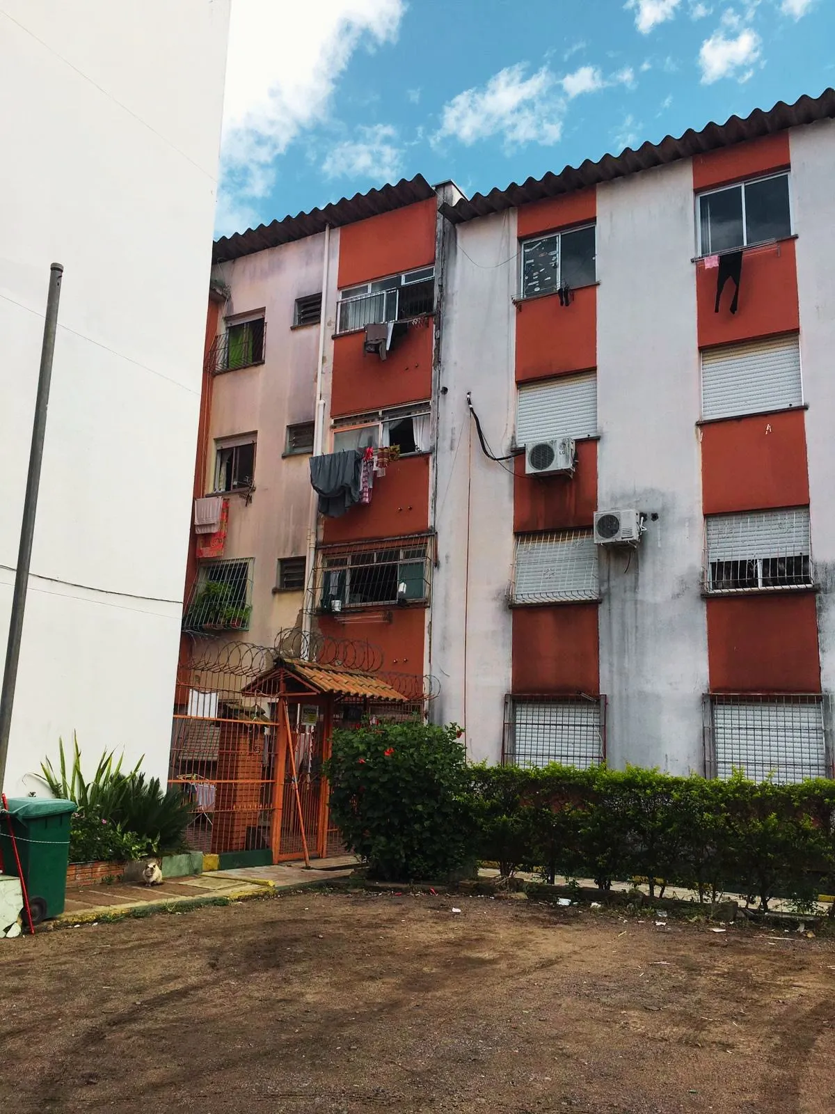 🏡 Apartamento de Frente e Desocupado – 2 D (Condomínio Guapuruvú)