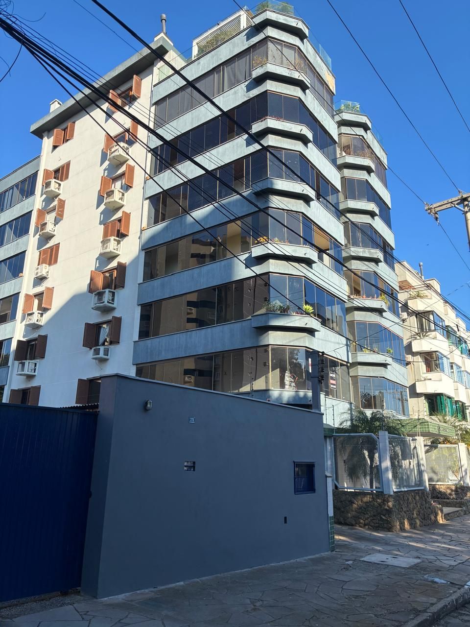Excepcional Apartamento com 3 dormitórios no centro de Canoas.