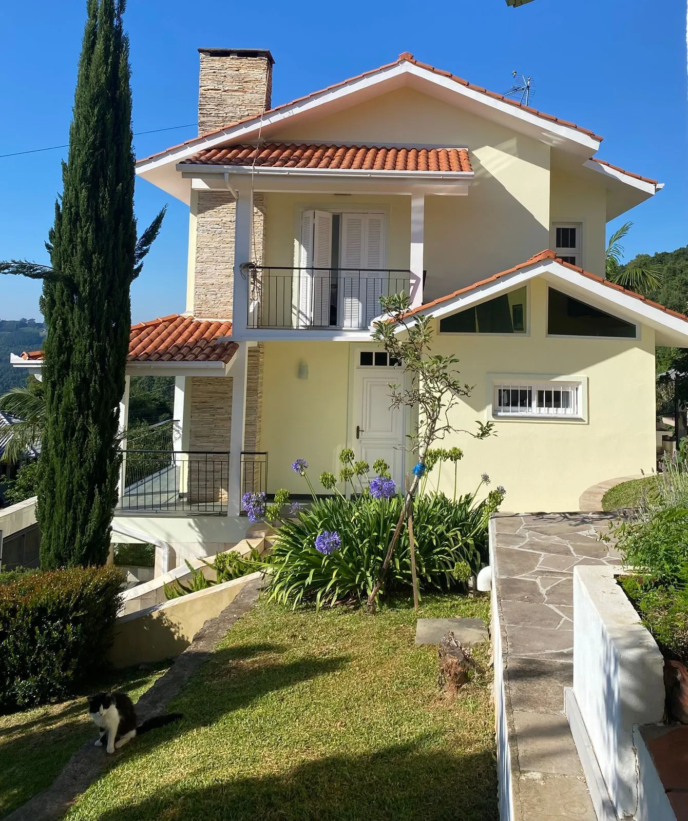 Casa 2 dormitórios no bairro Bavária