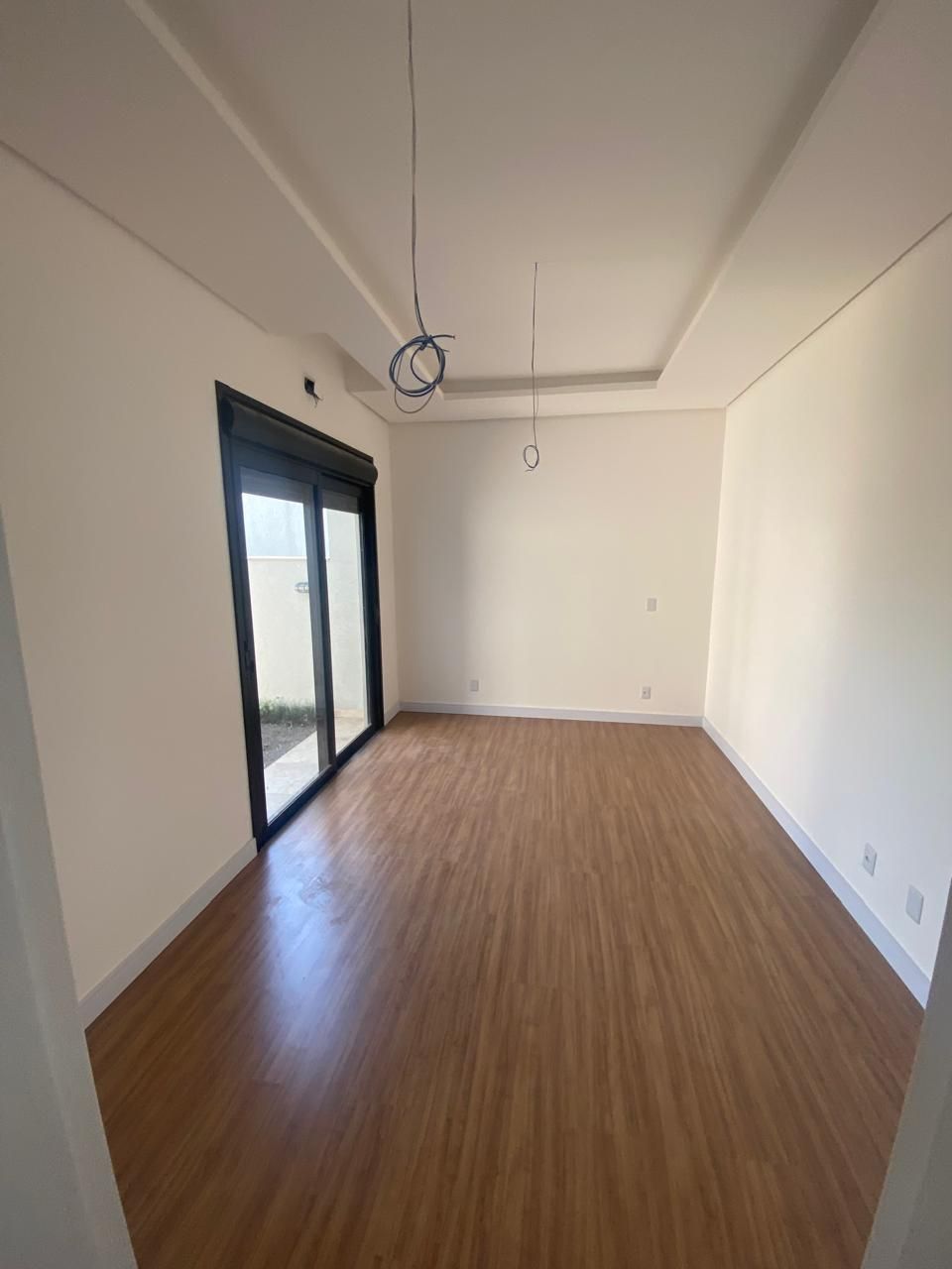 Casa em Condomínio 3 dorm, 151m², sala, cozinha, banheiro, varanda, churrasqueira. — foto 3