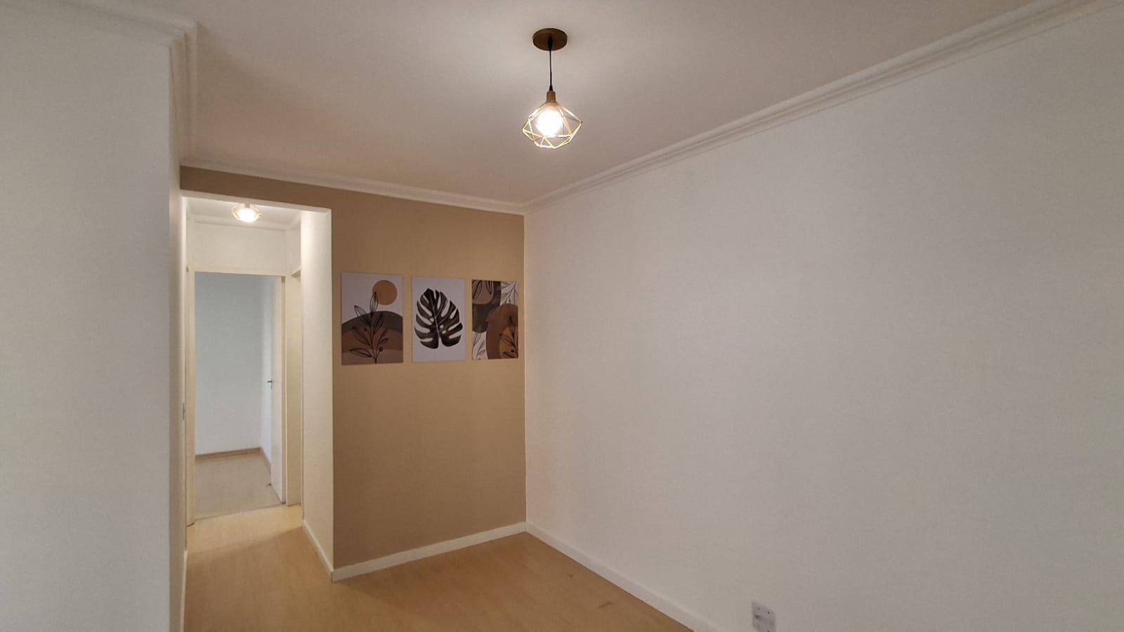 Vendo Apto 2 dorm. reformado, inclusive elétrica, muito bem localizado! — foto 4