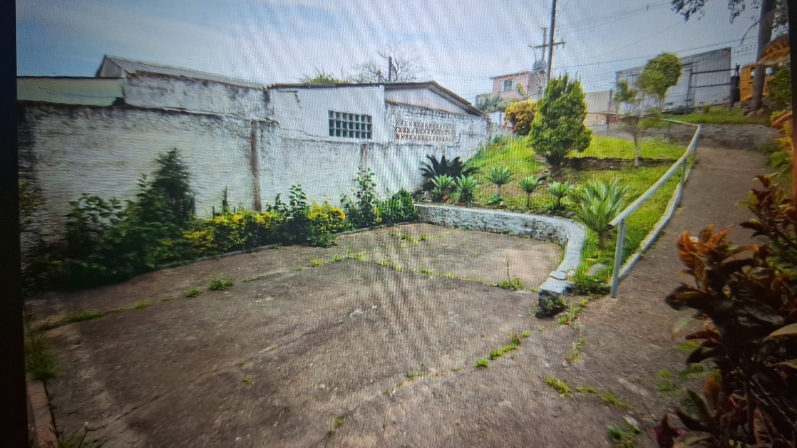 Salão Comercial ou Residencial com 1215 m² de área construída. — foto 5