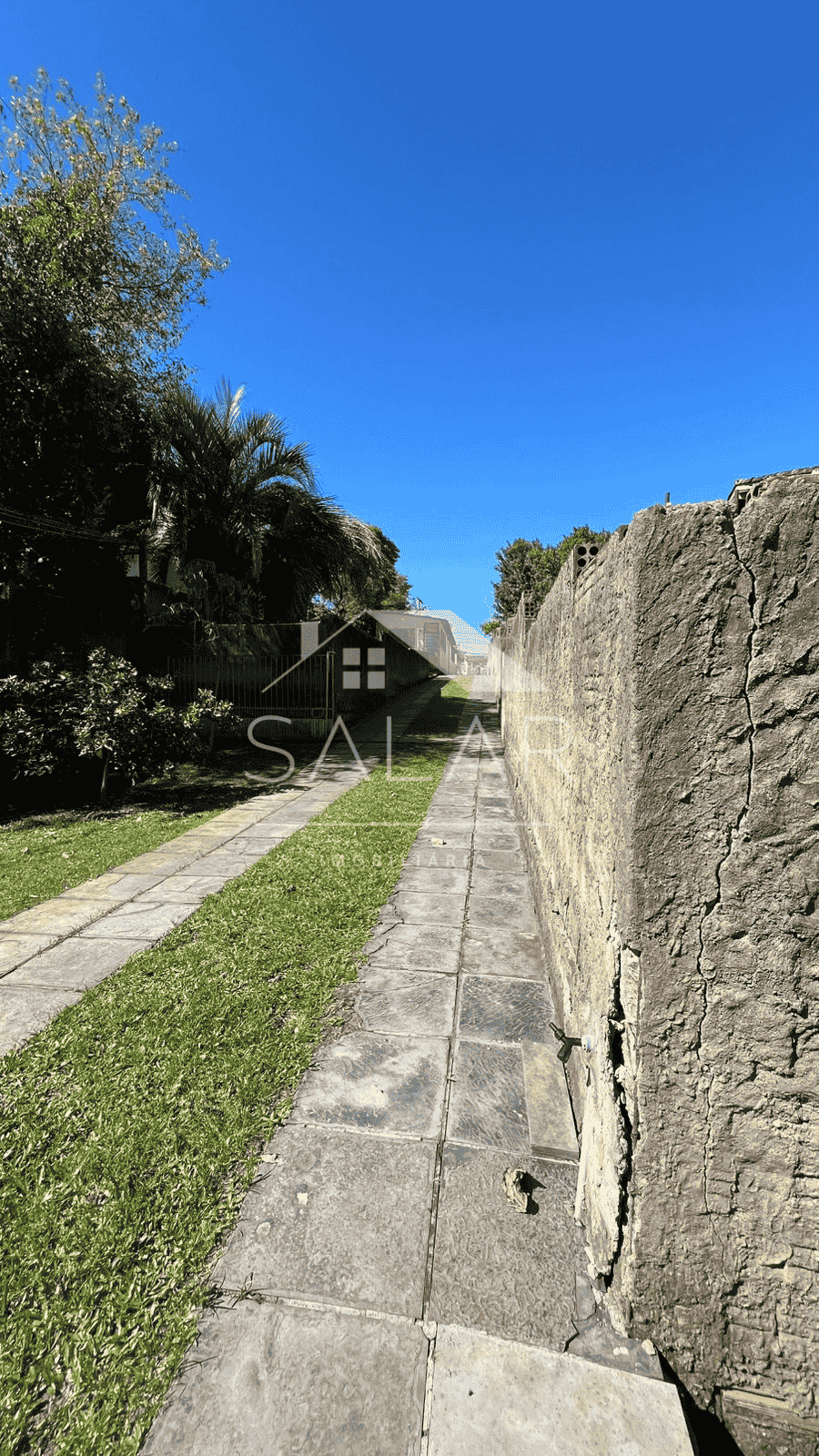 Terreno com 3.041m², 1 dormitório no bairro Tristeza em Porto Alegre para Comprar