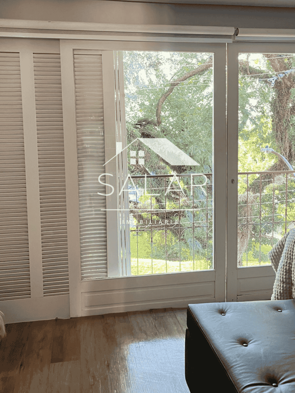 Apartamento com 113m², 3 dormitórios no bairro Medianeira em Porto Alegre para Comprar