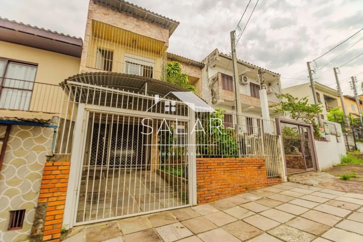 Casa com 75m², 3 dormitórios no bairro Partenon em Porto Alegre para Comprar