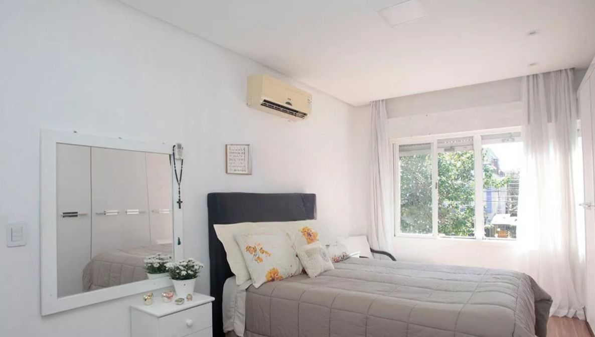 Apartamento com sacada, Bairro Santana, Porto Alegre/RS