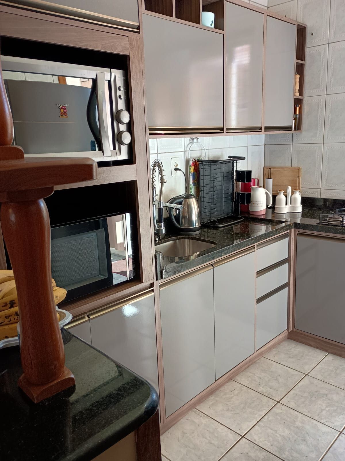 Excelente sobrado de 02 dormitórios, Bairro Rio Branco, Canoas/RS