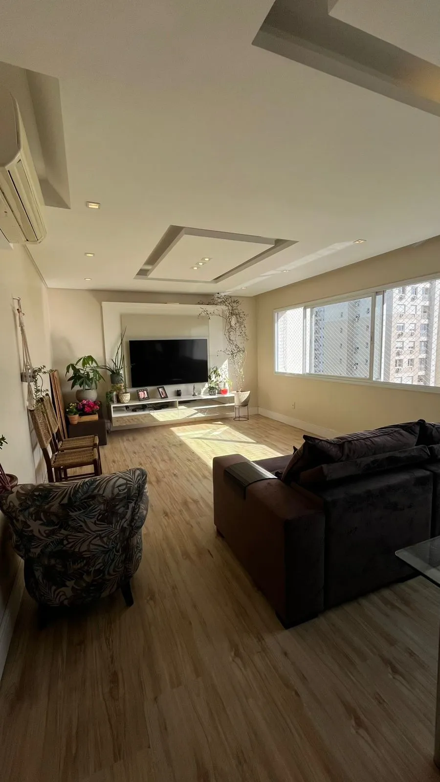 Apartamento com 112m², 3 dormitórios no bairro Passo da Areia em Porto Alegre para Comprar