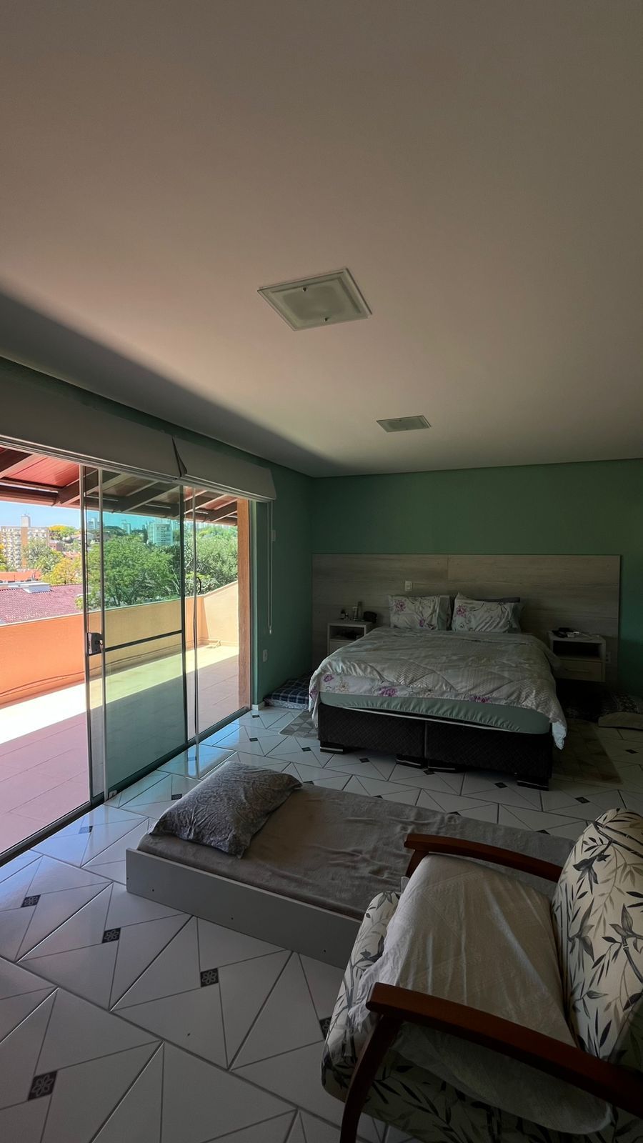 Casa com 450m², 3 dormitórios no bairro Boa Vista em Porto Alegre para Comprar