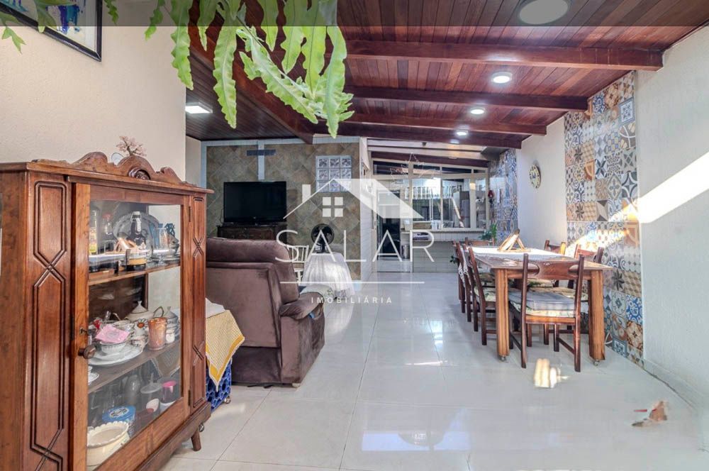 Casa com 72m², 3 dormitórios no bairro Parque dos Maias em Porto Alegre para Comprar