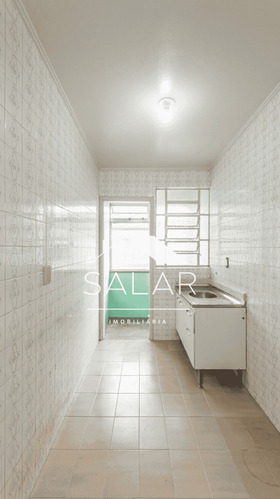 Apartamento, 1 dormitório no bairro Passo da Areia em Porto Alegre para Comprar