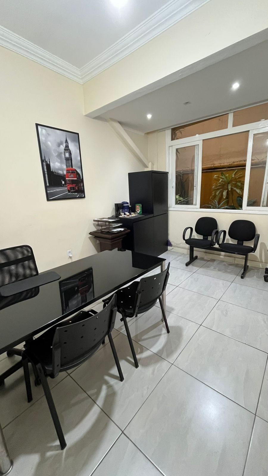 Sala Comercial com 14m², 1 dormitório no bairro São Geraldo em Porto Alegre para Comprar