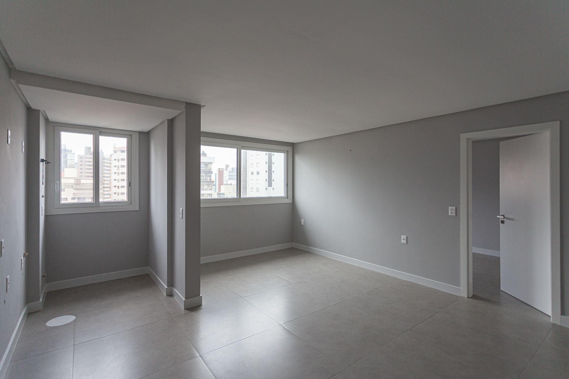 Apartamento 1 Suíte no Maui Residencial - 10º Andar Centro Torres