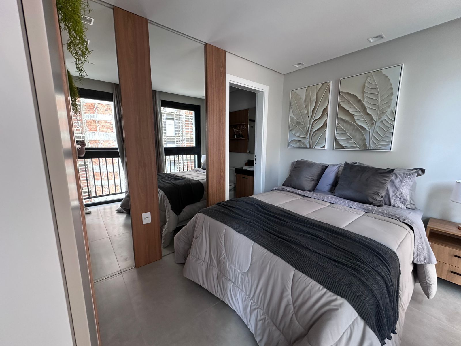 Studio mobiliado 1 suíte no Centro de Torres — Edifício Alexandrino