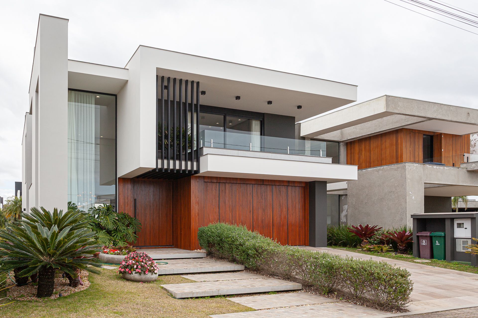 Casa Mobiliada de 360m² com 3 Suítes e Vista para o Lago no Reserva das Águas em Torres