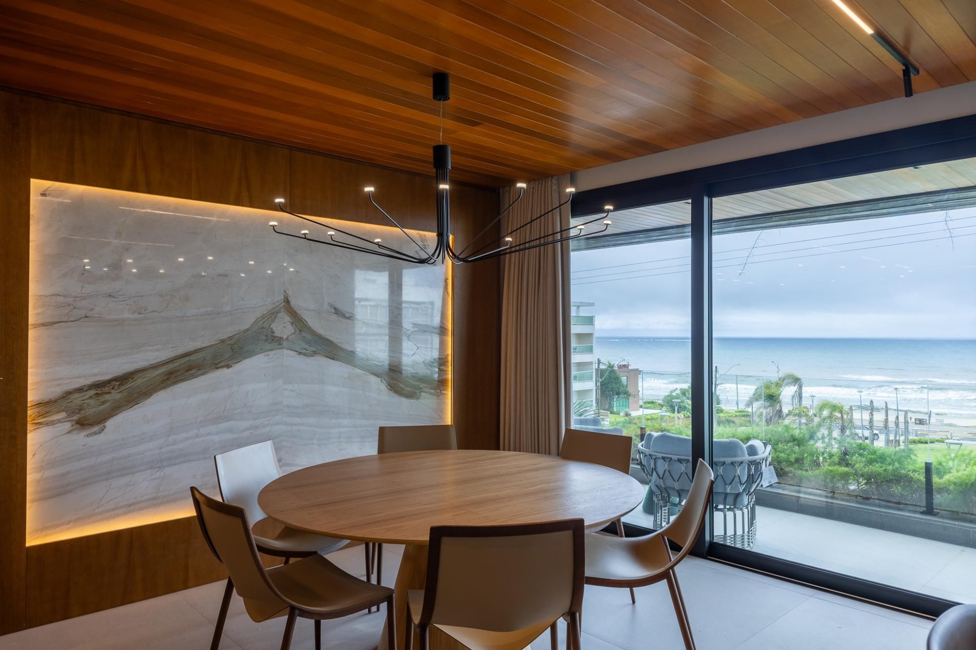 Apartamento Mobiliado 3 Suítes Frente Mar no Ares - Prainha Torres