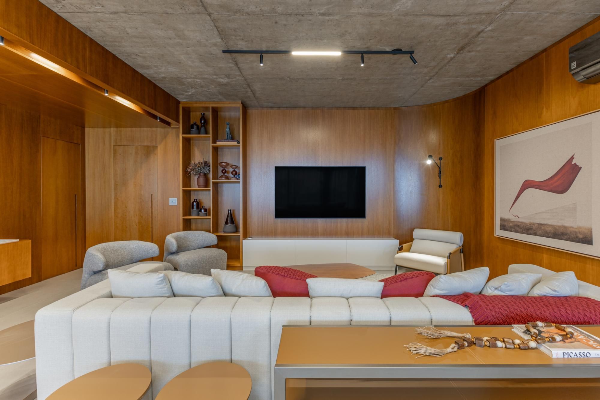 Apartamento equipado, mobiliado e decorado com vista para o mar