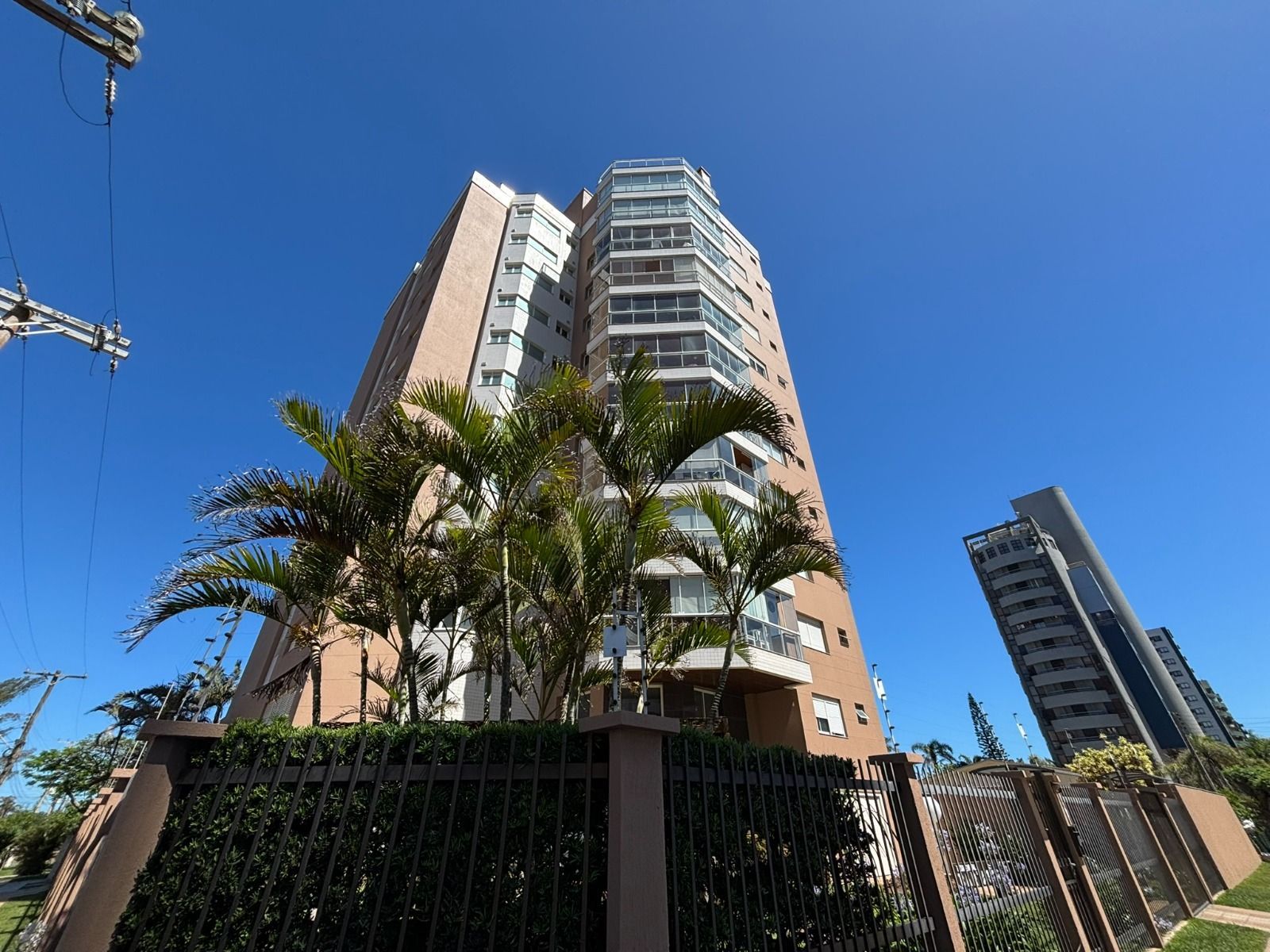 Apartamento 127m² com 3 Suítes e Vista Panorâmica no Cartagena — Praia Grande — Torres