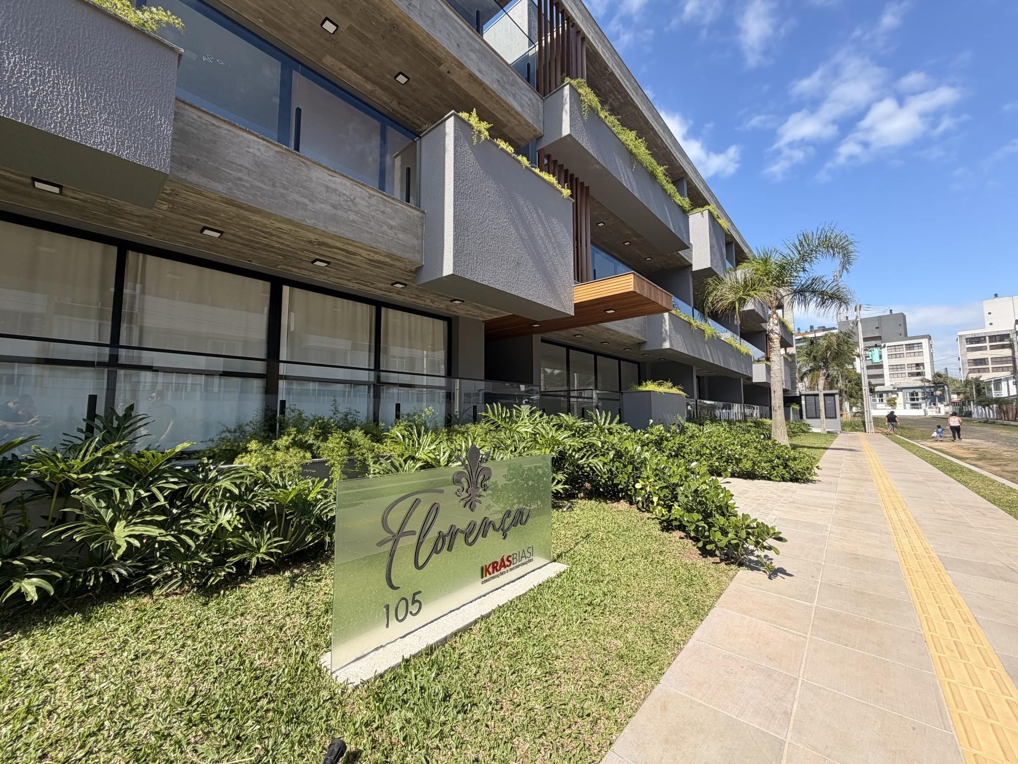Apartamento 2 Dormitórios na Praia da Cal — Edifício Florença, 77m² com Churrasqueira em Torres