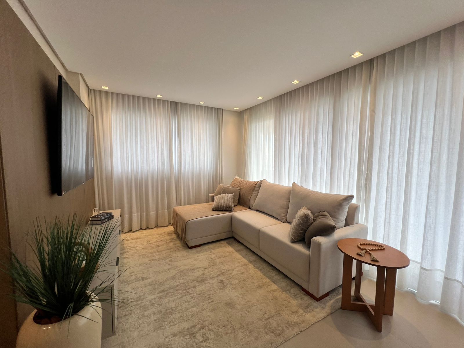 Apartamento Mobiliado 2 Suítes com Vista Mar no Bella Vita - Predial Torres