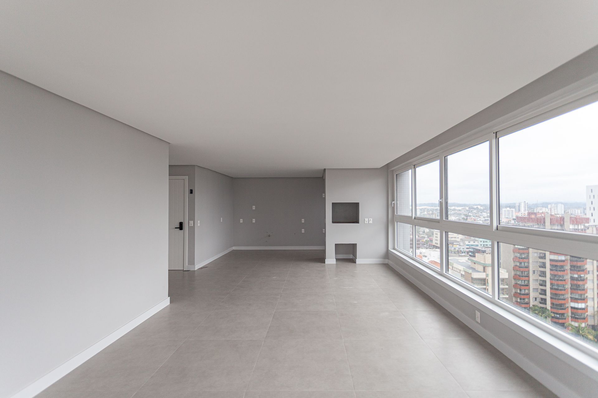 Apartamento 3 Dormitórios no Maui Residencial - 16º Andar Centro Torres